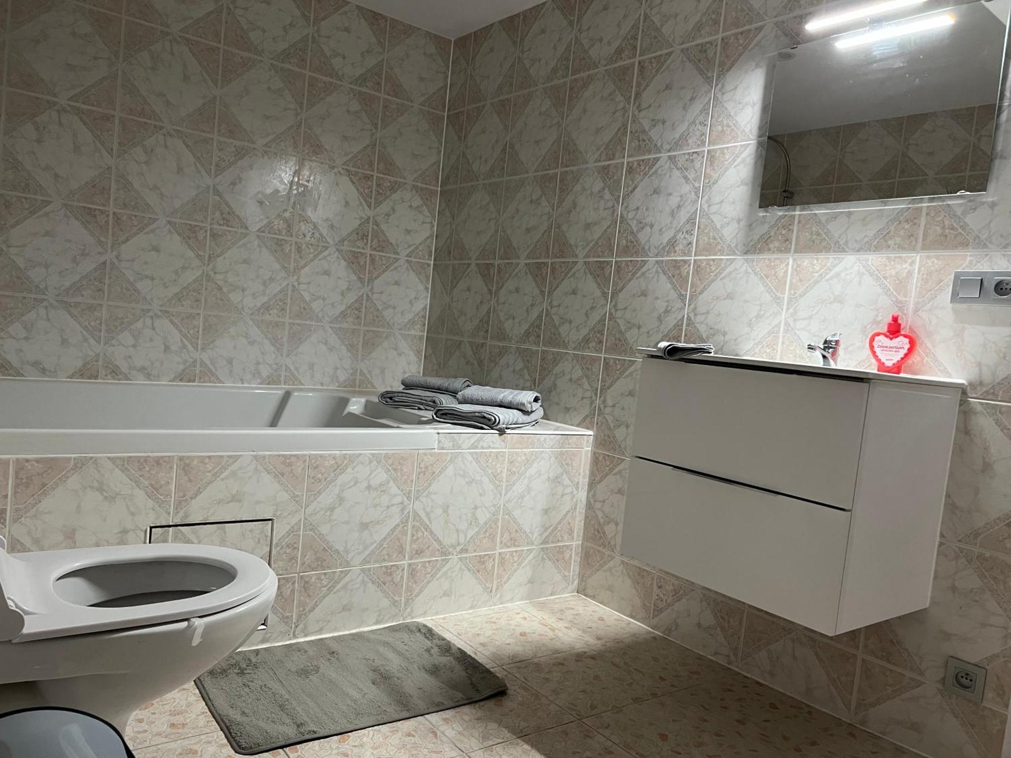 Engy Apartman Lens Kültér fotó